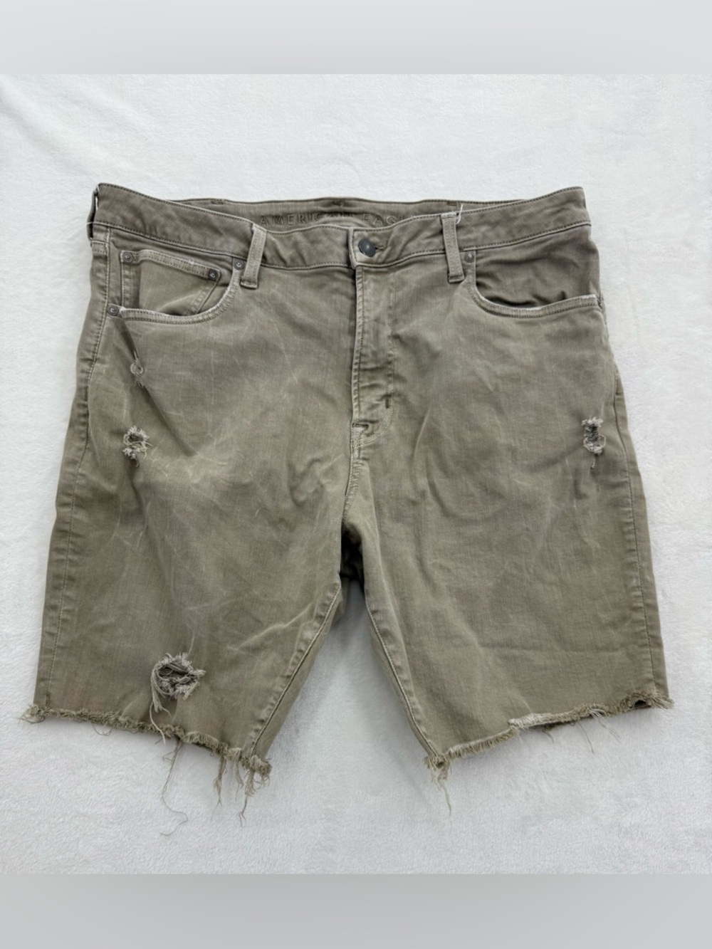 Men’s American Eagle Outfitters distressed denim shorts Size 38 Tan Brown
